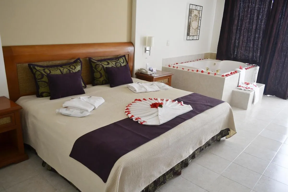 Golden Parnassus Resort & Spa (Adults Only) Cancun 3*,